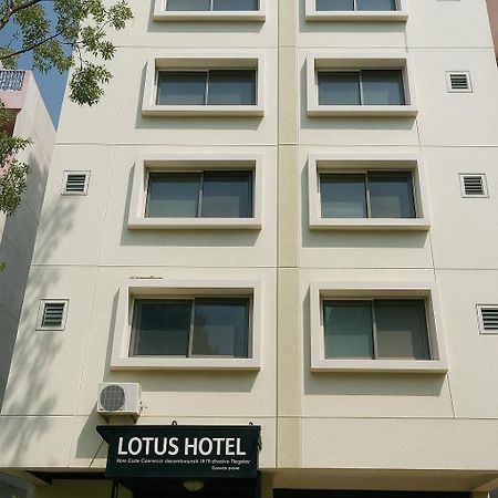 Lotus Korean Hotel Бангалор Екстериор снимка