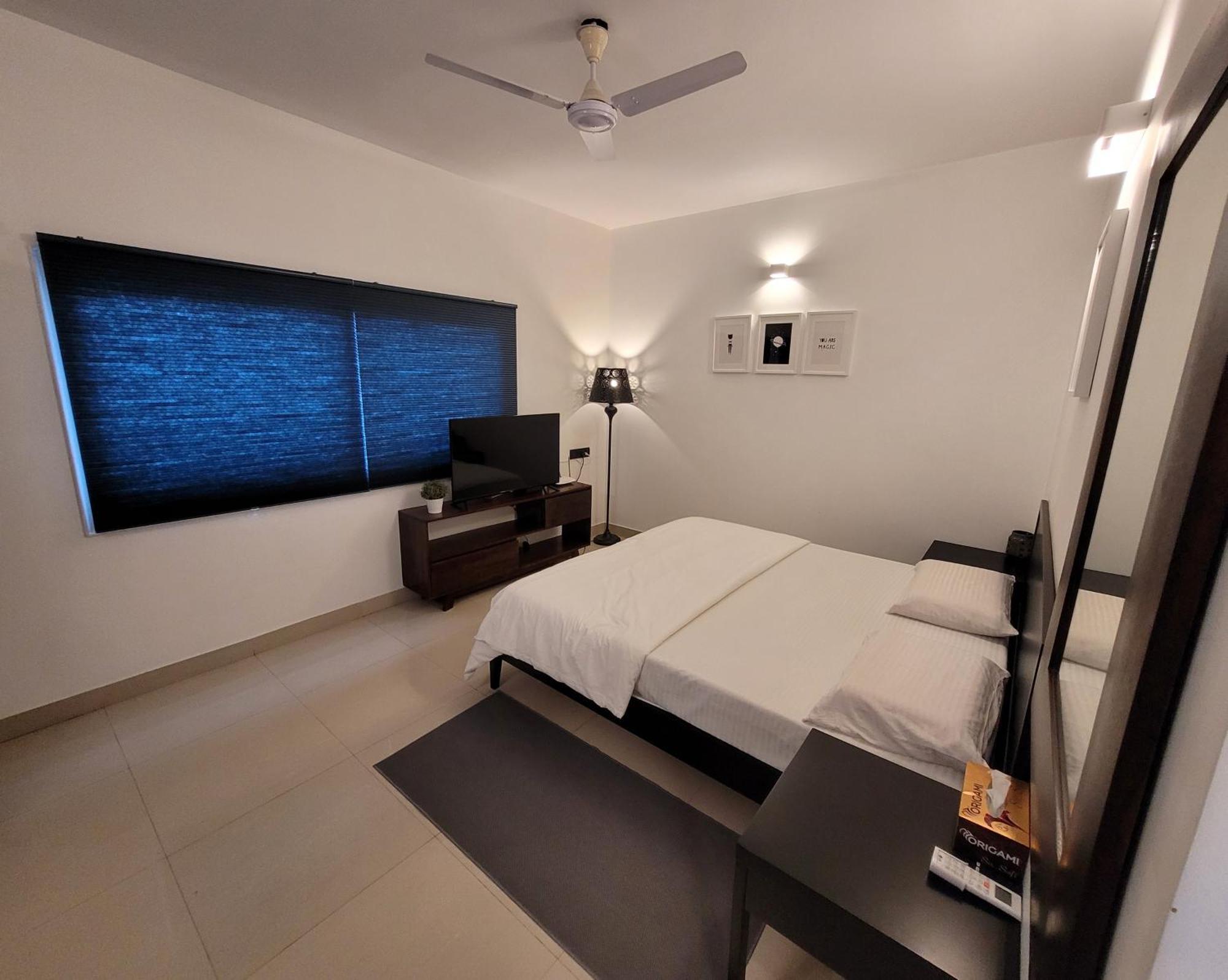 Lotus Korean Hotel Бангалор Екстериор снимка